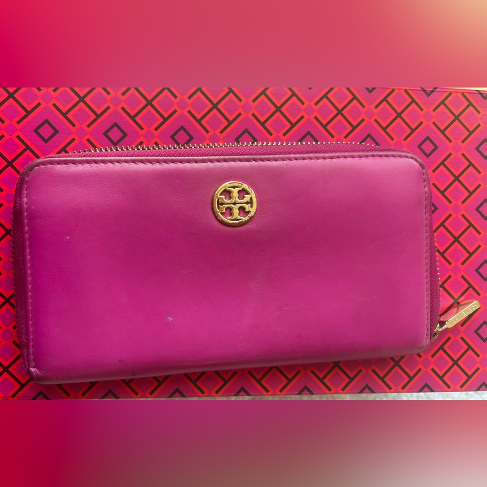 Pink Tory Burch Wallet -USED